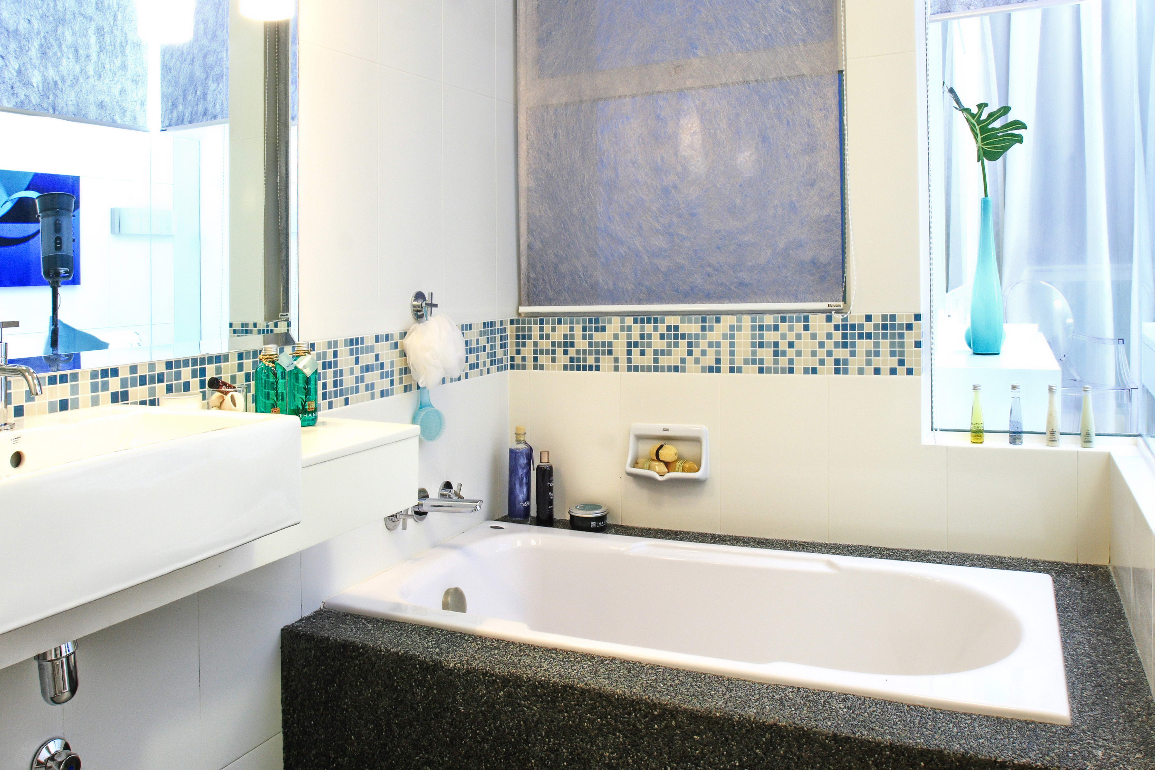small bathroom design