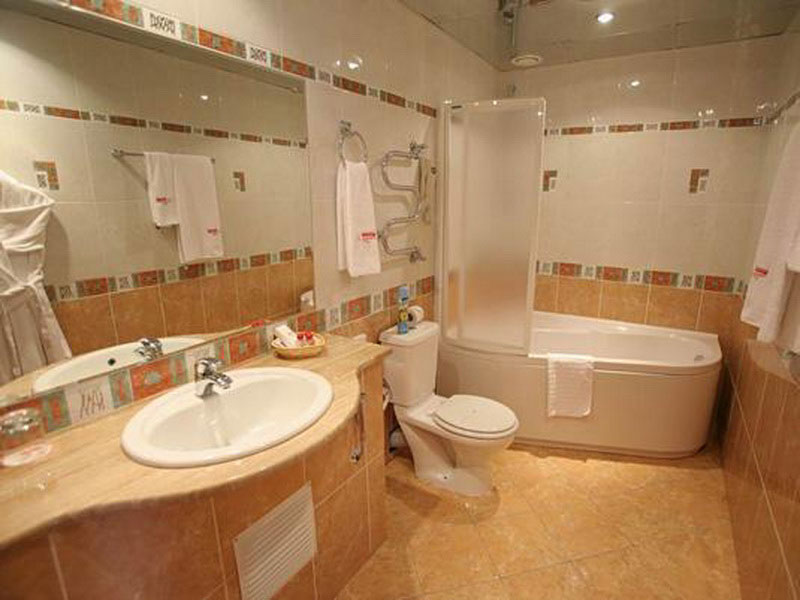 bathroom with toilet style