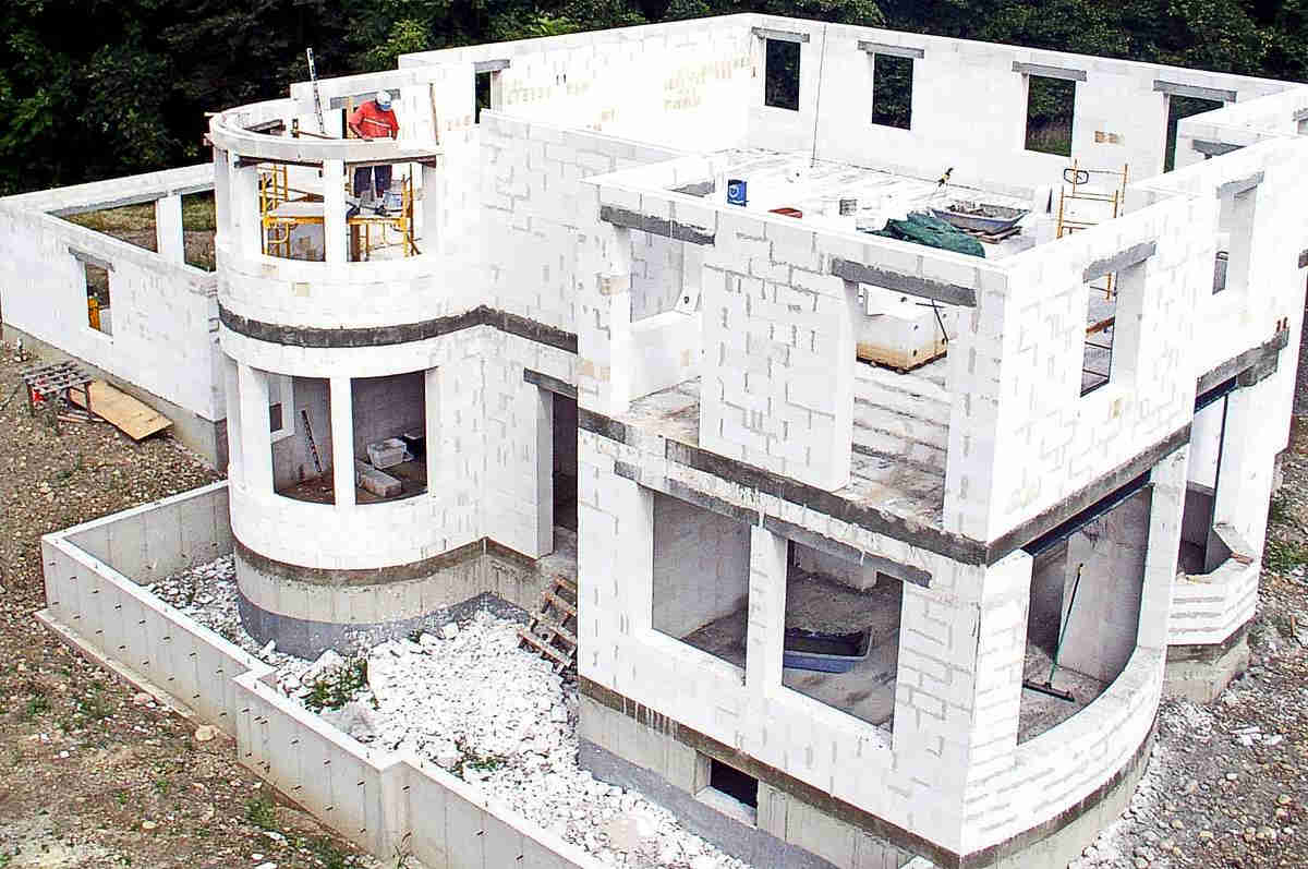 How to Build a Concrete Block House: Types, Stages, and Key Considerations