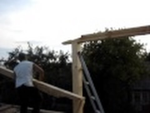Крыша. Стык стропила, бруса, балок в замок. Дедовский очень надежный способ.